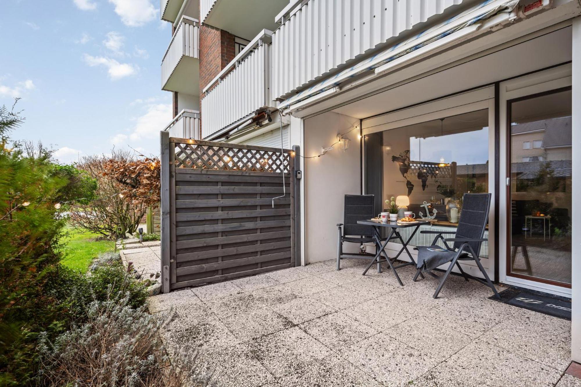 Greypearl - Ruhig Gelegen Mit Terrasse - Strandnaehe - Parkplatz - Wlan Busum